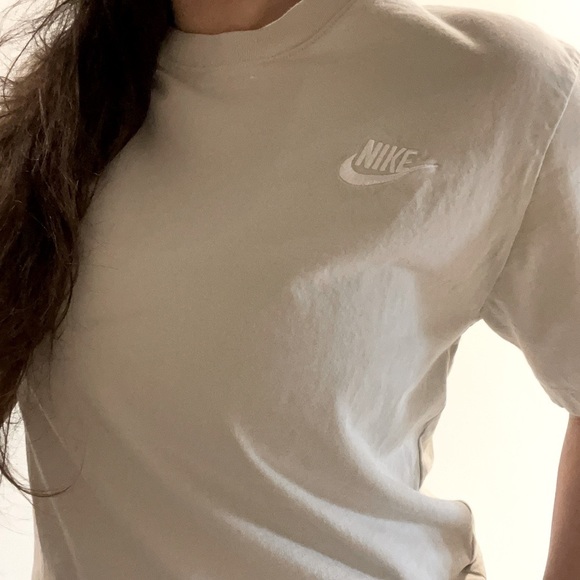 Nike Men’s T-Shirt Size Small 🖤 Nike Color “Light Bone” 🖤 Worn Once - Picture 2 of 6